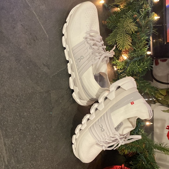 On running sneaker - Picture 3 of 3